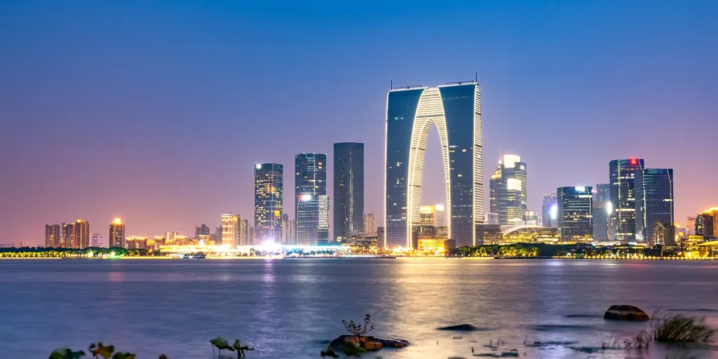the city of Suzhou at night